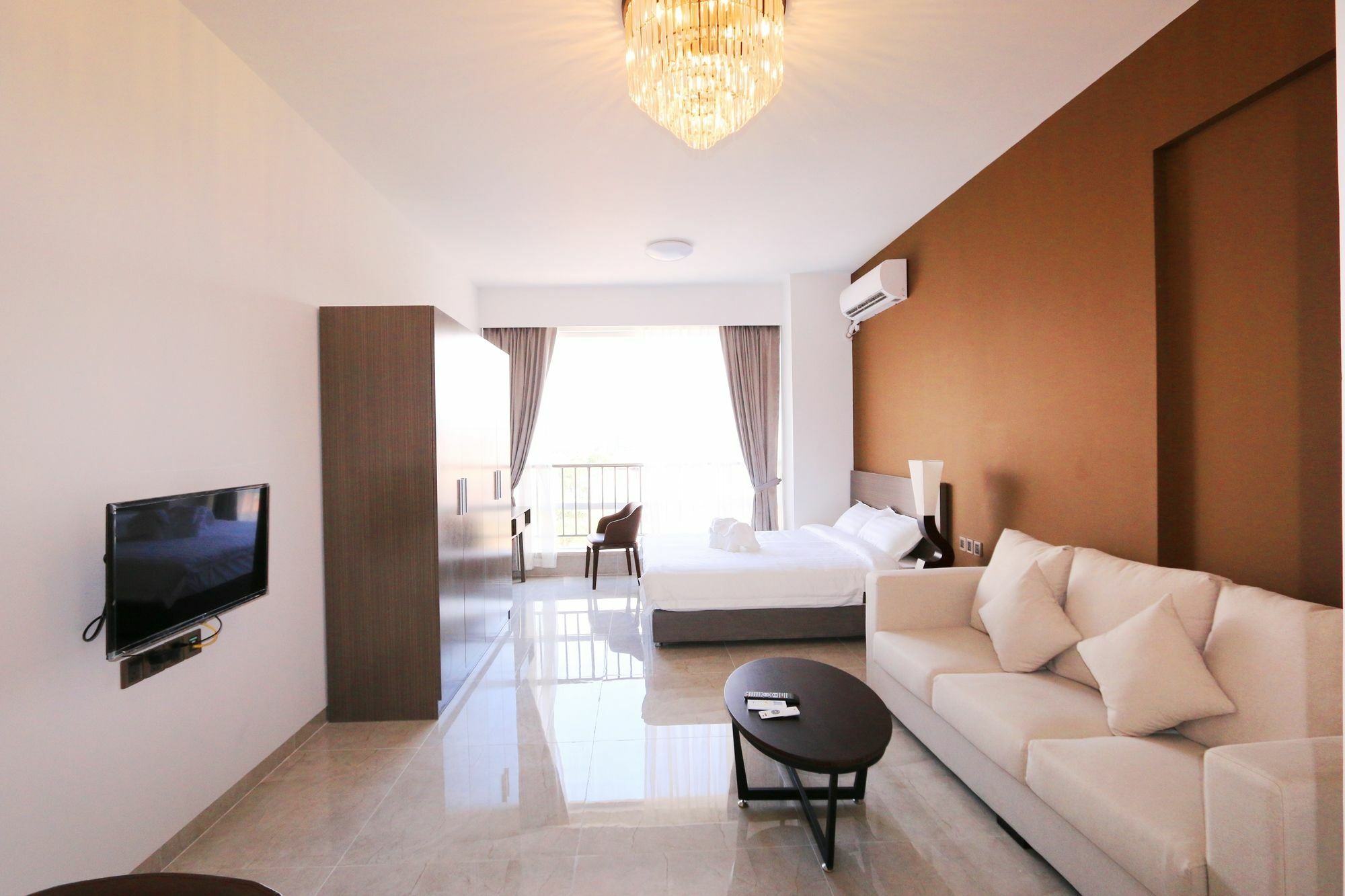Eastland Hotel & Apartment Phnom Penh Eksteriør billede