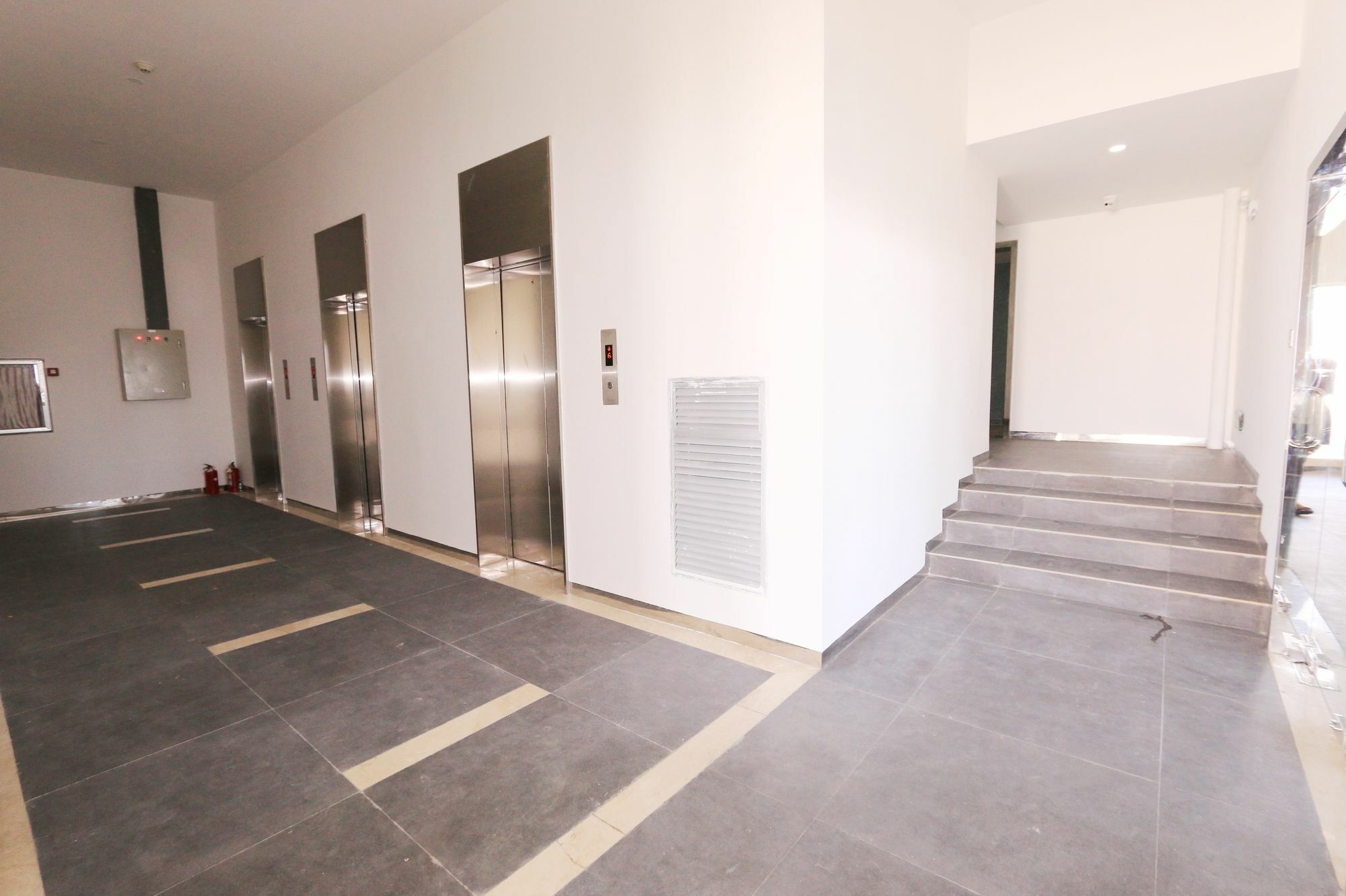 Eastland Hotel & Apartment Phnom Penh Eksteriør billede
