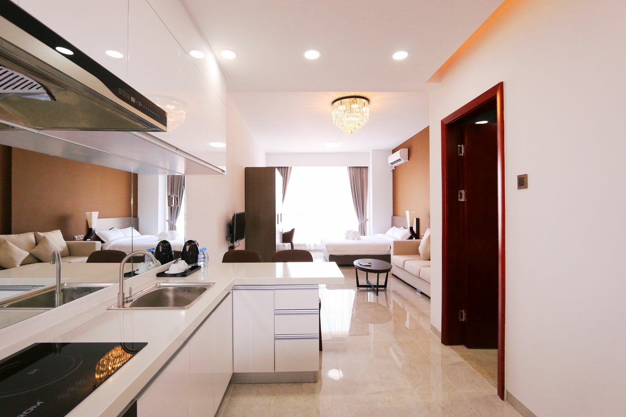 Eastland Hotel & Apartment Phnom Penh Eksteriør billede