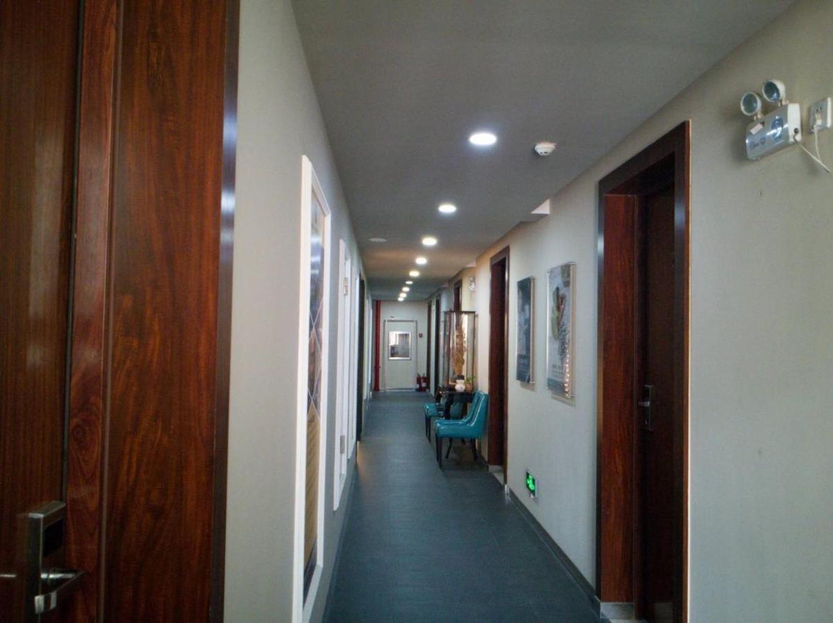 Eastland Hotel & Apartment Phnom Penh Eksteriør billede